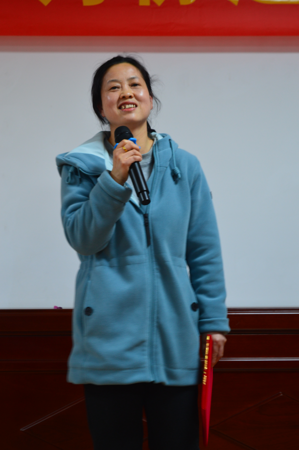 DƬ
